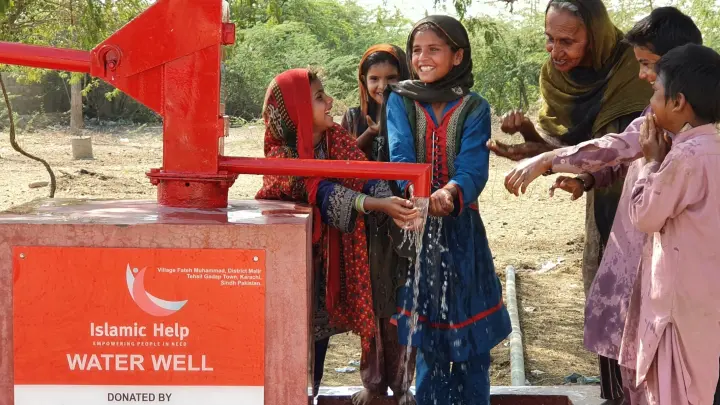 Water Hand Pump vs Water Well: Which Should You Donate?